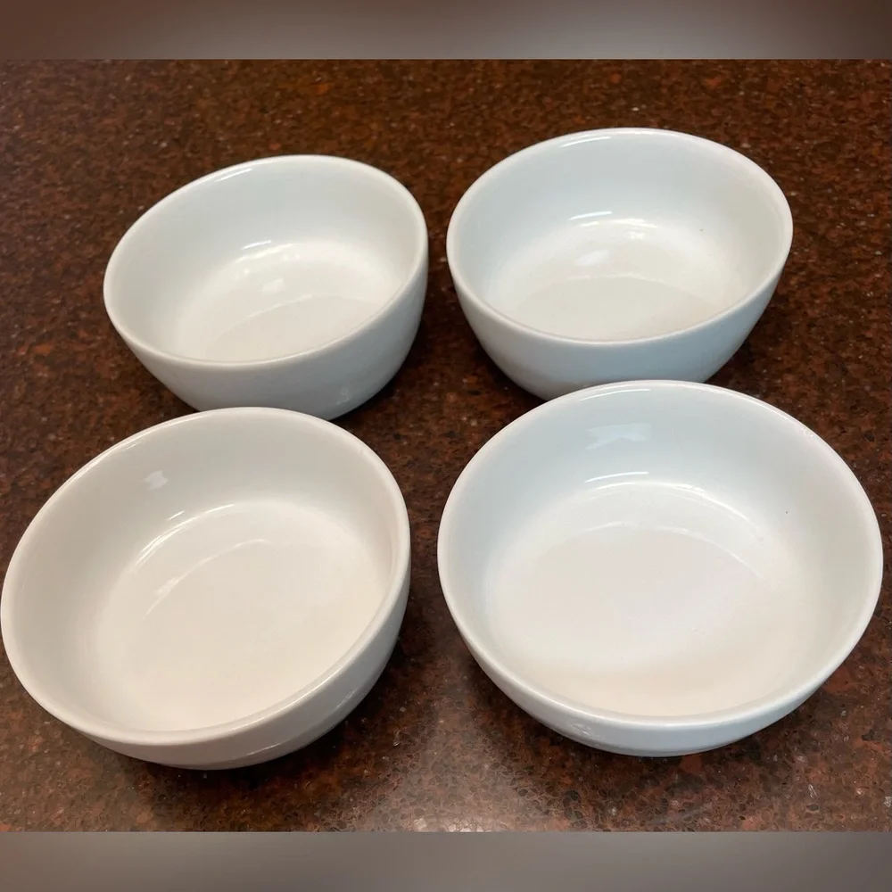 Crate&Barrel White Porcelain Mini Bowl Bundle of Four Bowls 4” X 1.5” Excellent